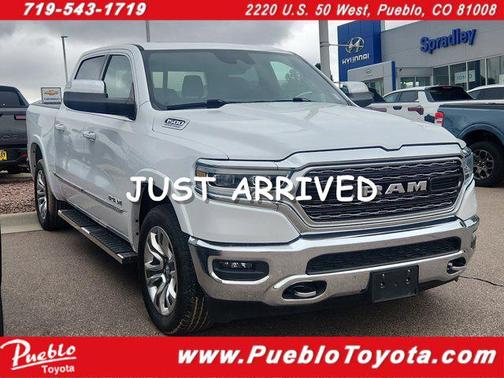 Bright White Clearcoat 2024 RAM 1500 Limited