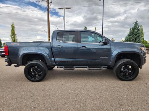 Shadow Gray Metallic 2020 Chevrolet Colorado LT