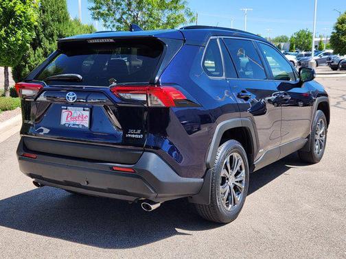 2022 Toyota RAV4 Hybrid XLE Premium