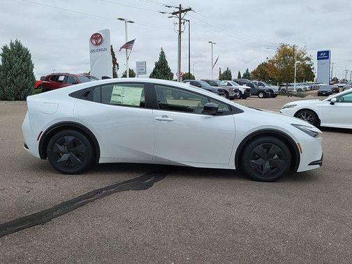 2026 Toyota Prius Plug-In Hybrid HB