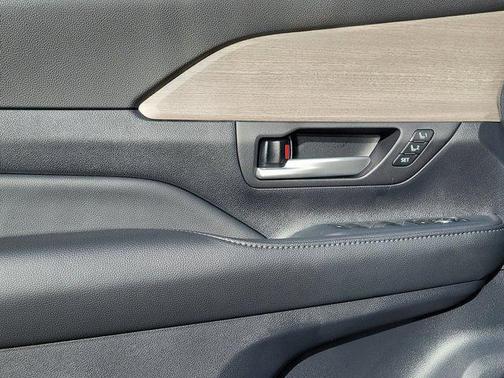 2026 Toyota Grand Highlander Hybrid Nightshade Edition