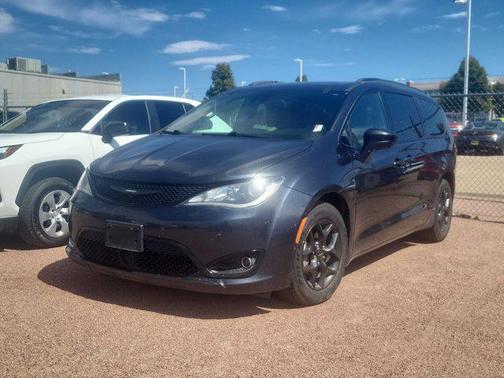 2020 Chrysler Pacifica Touring L