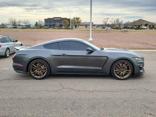 2017 Ford Shelby GT350 Base