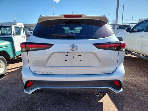 2025 Toyota Highlander UP