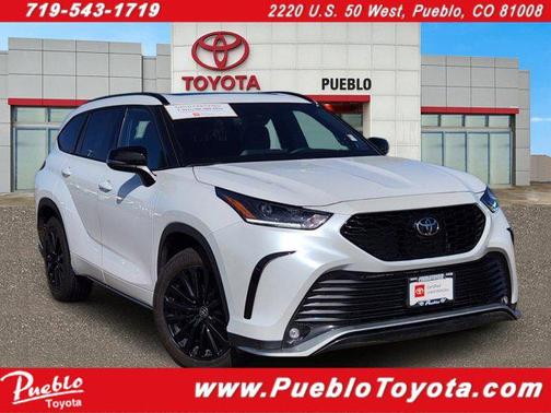 White 2025 Toyota Highlander UP