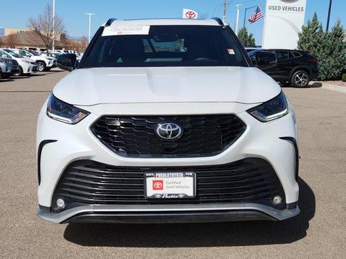 White 2025 Toyota Highlander UP