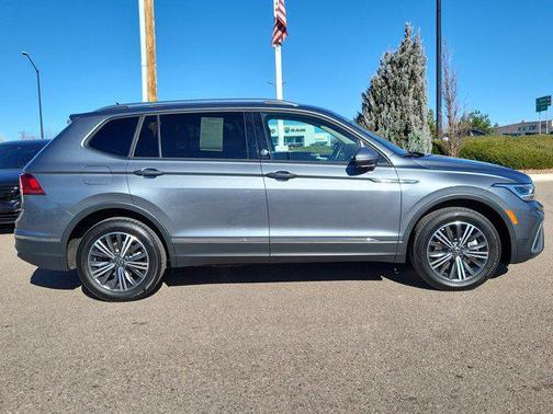 2024 Volkswagen Tiguan 2.0T Wolfsburg Edition