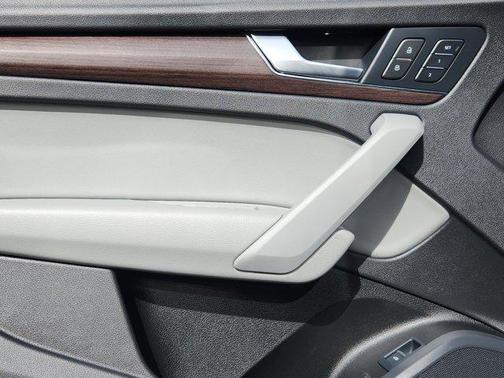 2022 Audi Q5 45 S line Premium