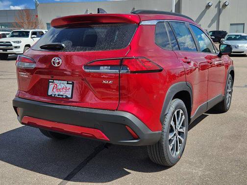 2025 Toyota Corolla Cross XLE