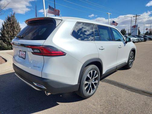 2026 Toyota Highlander Hybrid Base