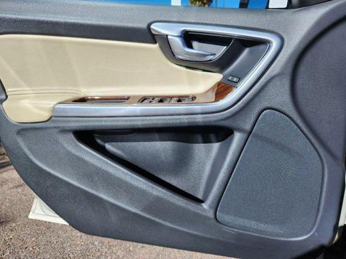 2017 Volvo V60 T5 Premier