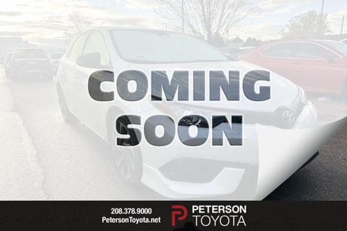 Blizzard Pearl 2017 Toyota Corolla iM Base