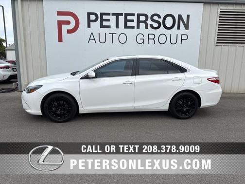 2016 Toyota Camry SE