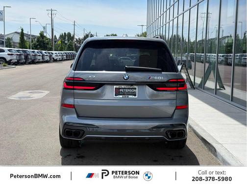 Skyscraper Grey Metallic 2027 BMW X7 M60i