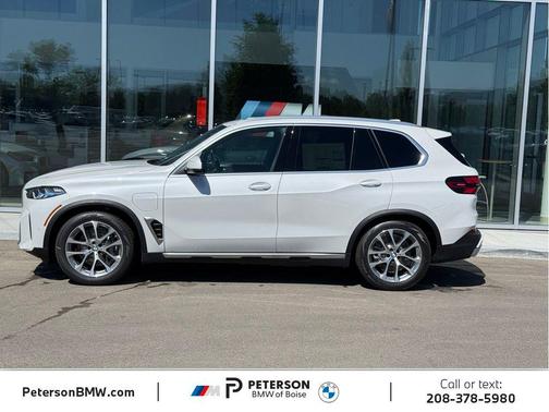 Mineral White Metallic 2026 BMW X5 PHEV xDrive50e