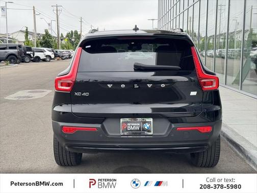 2021 Volvo XC40 Recharge Pure Electric P8
