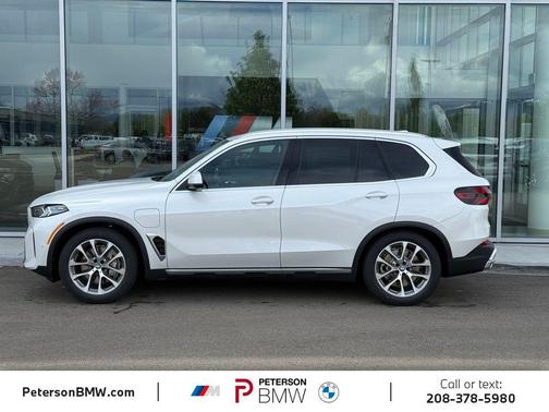 Mineral White Metallic 2026 BMW X5 PHEV xDrive50e
