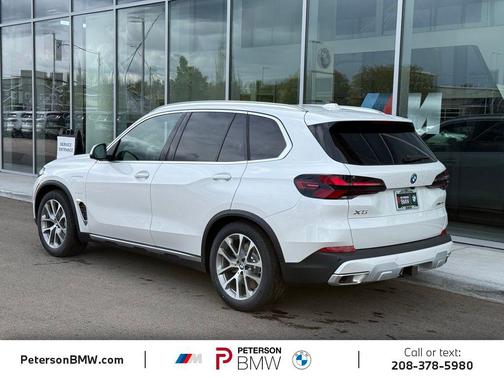 Mineral White Metallic 2026 BMW X5 PHEV xDrive50e