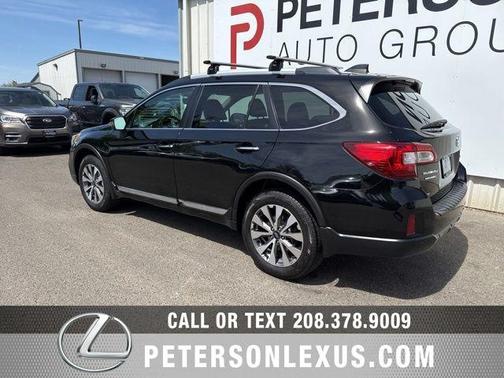 Crystal Black Silica 2017 Subaru Outback 3.6R Touring
