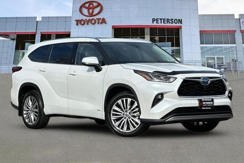 2023 Toyota Highlander Hybrid Platinum