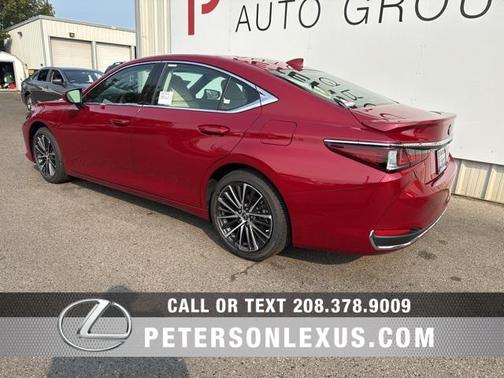 2025 Lexus ES 300h Base