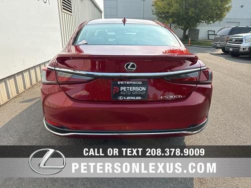 2025 Lexus ES 300h Base