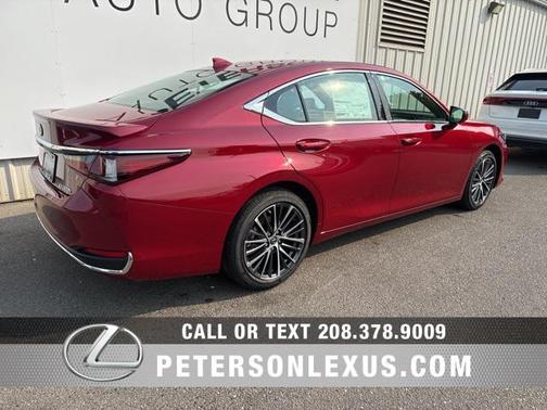 2025 Lexus ES 300h Base