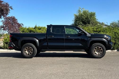 2025 Toyota Tacoma Hybrid Trailhunter
