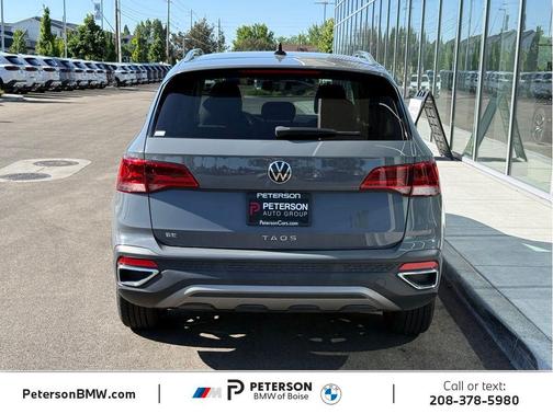 Platinum Gray Metallic 2022 Volkswagen Taos 1.5T SE