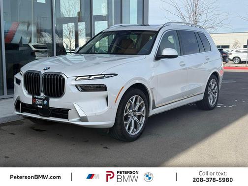 Mineral White Metallic 2024 BMW X7 xDrive40i