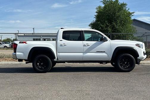 Ice Cap 2023 Toyota Tacoma SR5