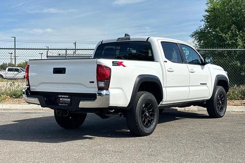 Ice Cap 2023 Toyota Tacoma SR5