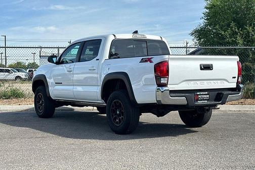 Ice Cap 2023 Toyota Tacoma SR5