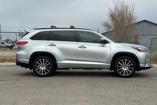 2018 Toyota Highlander SE