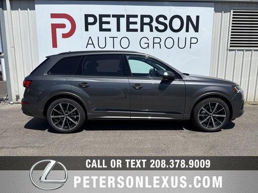 Samurai Gray Metallic 2020 Audi Q7 55 Prestige