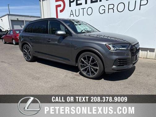 Samurai Gray Metallic 2020 Audi Q7 55 Prestige