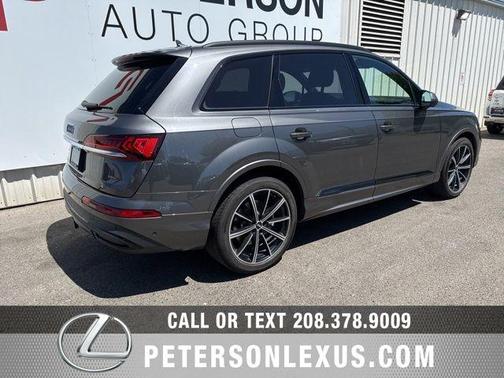 Samurai Gray Metallic 2020 Audi Q7 55 Prestige