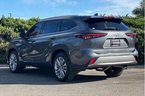 2024 Toyota Highlander Platinum