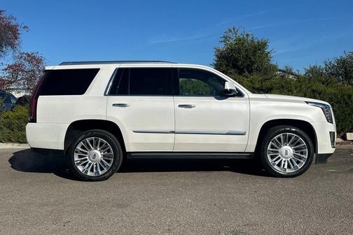 2017 Cadillac Escalade Platinum