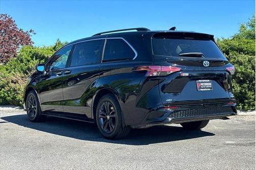 2024 Toyota Sienna XSE 7 Passenger