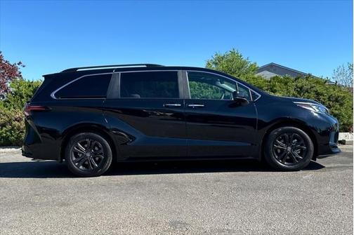 2024 Toyota Sienna XSE 7 Passenger