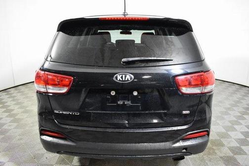 2017 Kia Sorento L