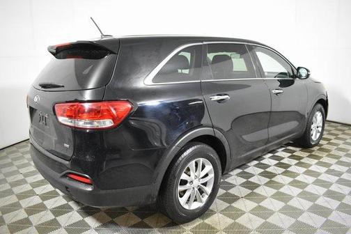 2017 Kia Sorento L
