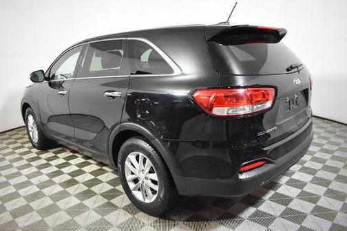 2017 Kia Sorento L