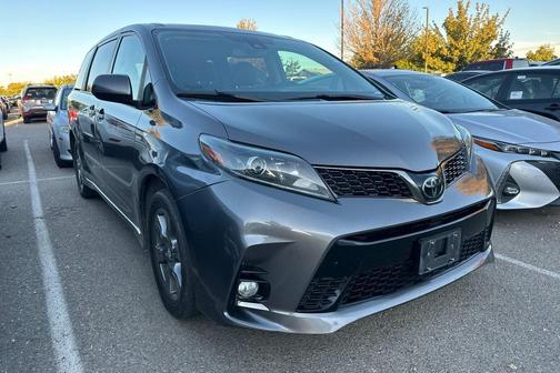 2020 Toyota Sienna SE Premium
