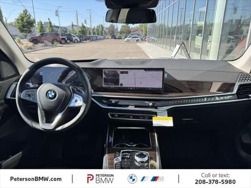 2025 BMW X7 xDrive40i