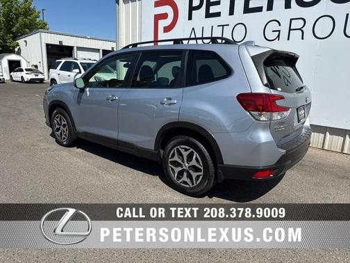 2023 Subaru Forester Premium
