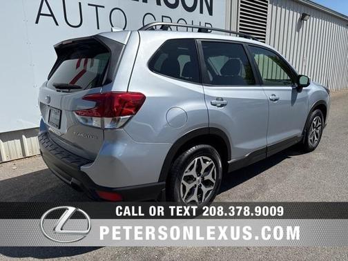 2023 Subaru Forester Premium