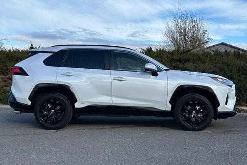 2024 Toyota RAV4 Hybrid SE