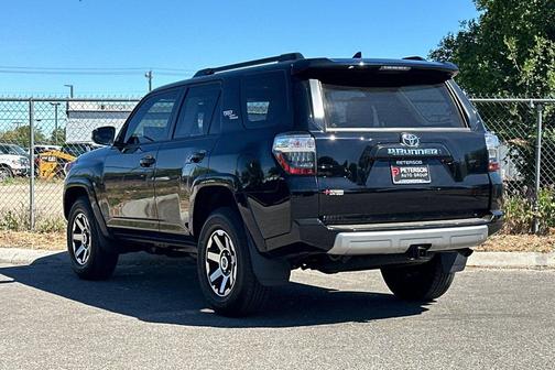 Midnight Black Metallic 2024 Toyota 4Runner TRD Off Road Premium